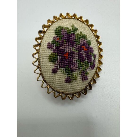 VTG Victorian Style Petit Point Brooch Hand Stitched Embroidered Violets Bouquet - Picture 3 of 6
